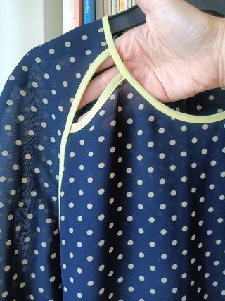 Blusa de lunares 