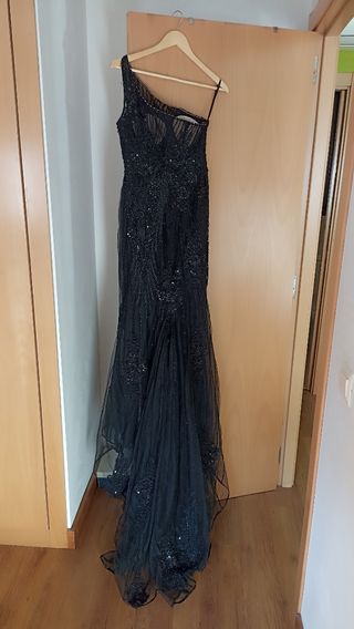 Vestido novia negro de Pronovias 