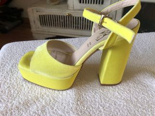 Zapatos terciopelo amarillo 38