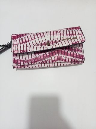 Cartera desigual