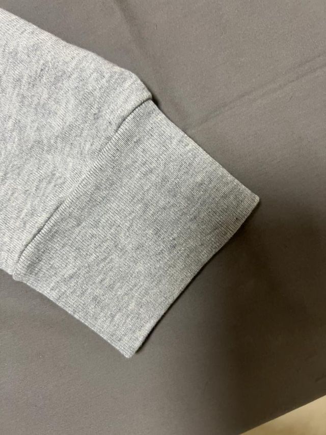 sudadera levi’s (como nueva)