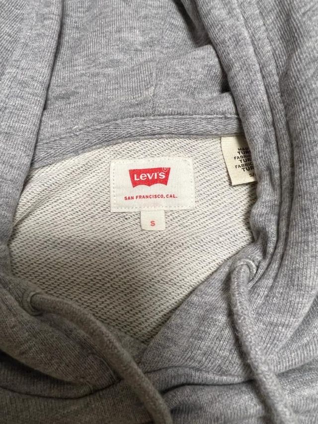 sudadera levi’s (como nueva)