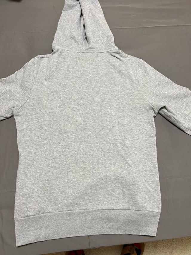 sudadera levi’s (como nueva)