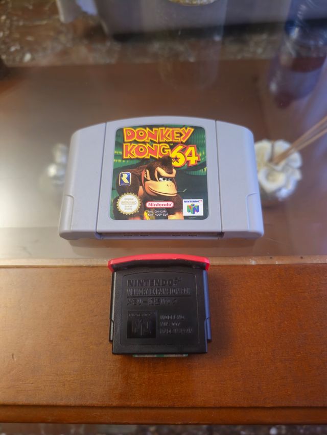 EXPANSIÓN PAK NINTENDO 64 + juego
