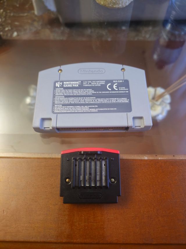 EXPANSIÓN PAK NINTENDO 64 + juego