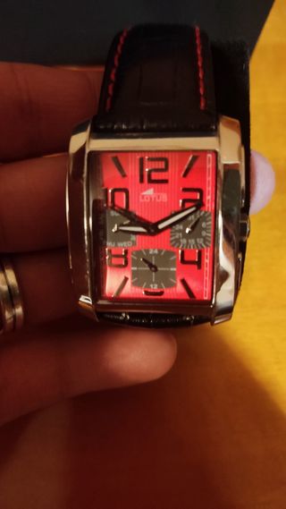 Reloj Lotus