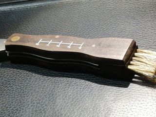 Navaja para setas con cepillo