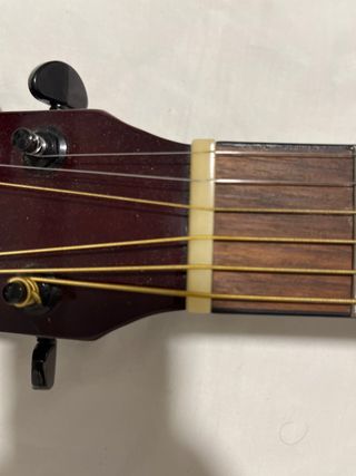 Guitarra Acústica Fender (mejorada)