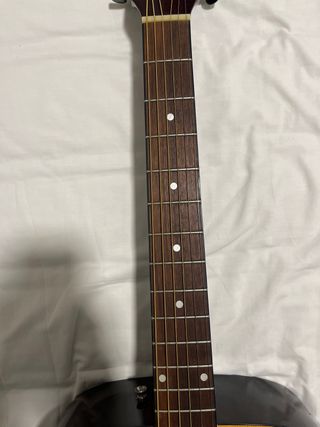 Guitarra Acústica Fender (mejorada)