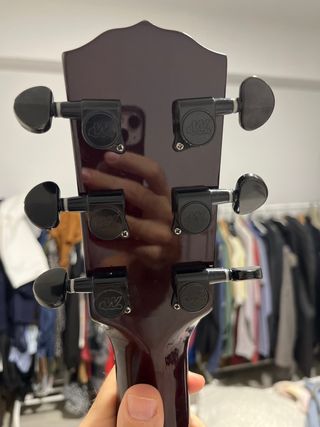 Guitarra Acústica Fender (mejorada)