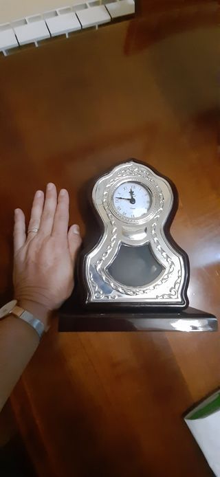 Reloj de pendulo plata y madera maciza