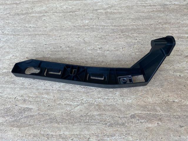 Soporte guía paragolpe Peugeot 2008