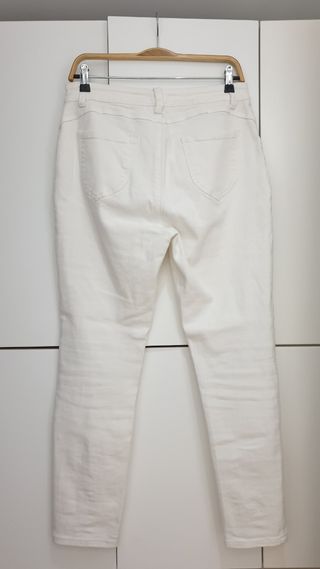 Pantalón blanco pitillo talla M
