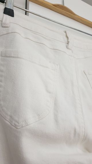 Pantalón blanco pitillo talla M