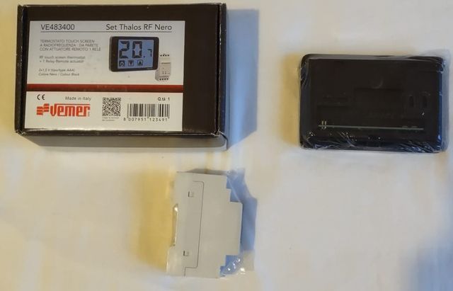 TERMOSTATO TOUCH SCREEN DA PARETE CON ATTENUATORE