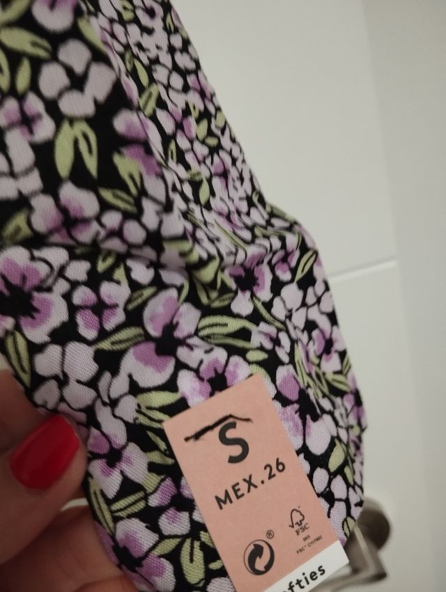 Crop top flores Lefties sin estrenar