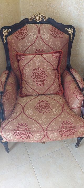 Poltrona con cornice in legno