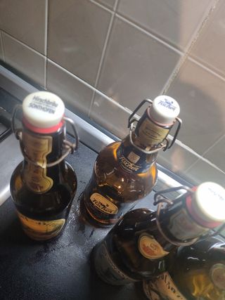 Bottiglie di birra vuote da collezione