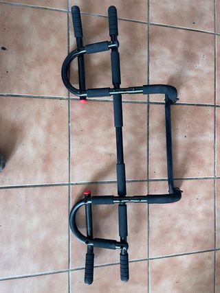 Barra multiusos de dominadas