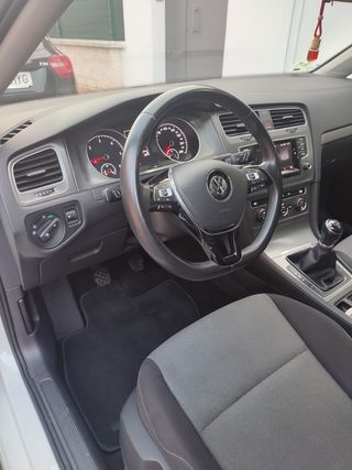Volkswagen Golf VII