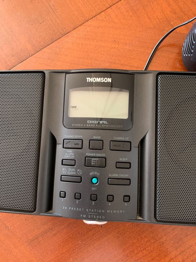 Radio despertador Thompson