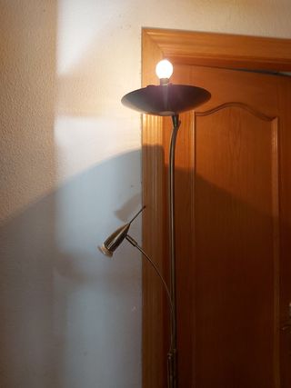 Lámpara de pie y lectura