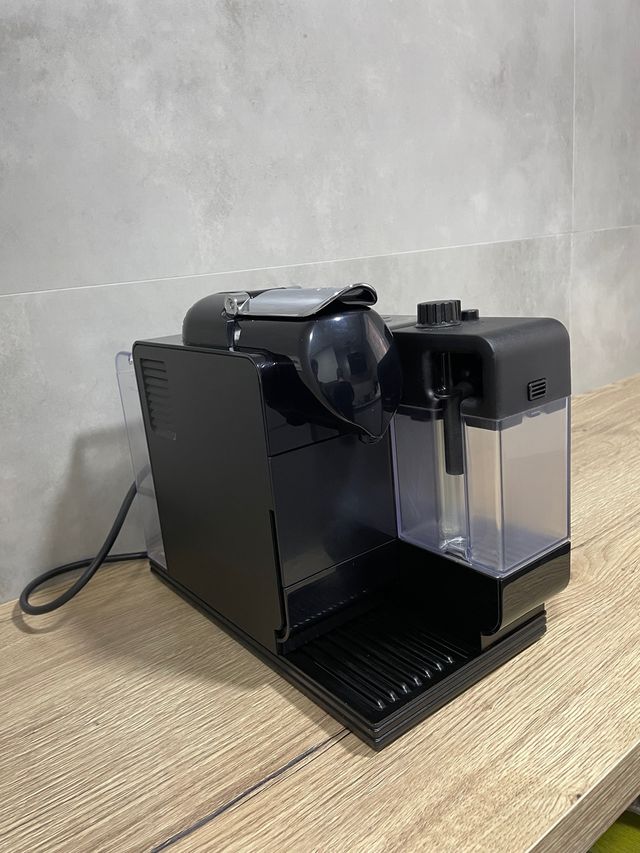 ¡Ganga! Cafetera Nespresso Lattissima Touch Glam