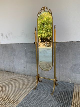 Espejo giratorio con soporte de bronce