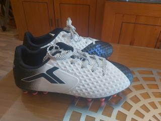 botas de futbol N°36