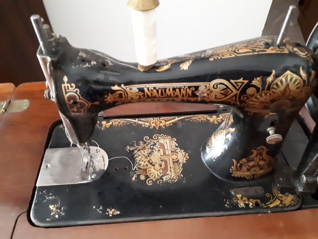Macchina da cucire Naumann