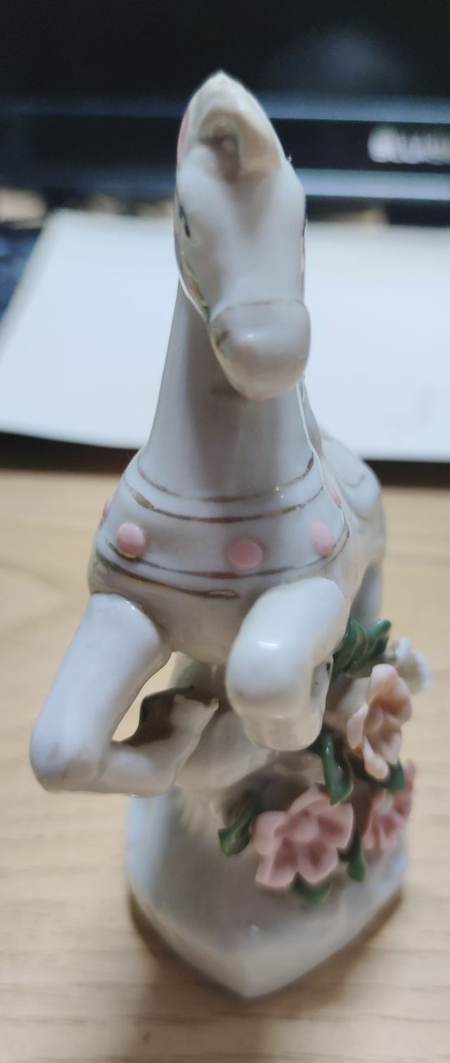 CABALLITO,GATITO,CESTITA CISNE Y PELOTA ACERO