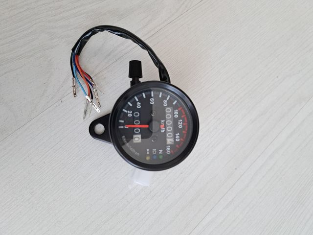 Cuenta kilómetros moto