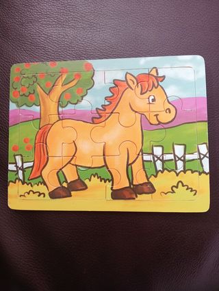 4 puzzles em madeira. cada 5€