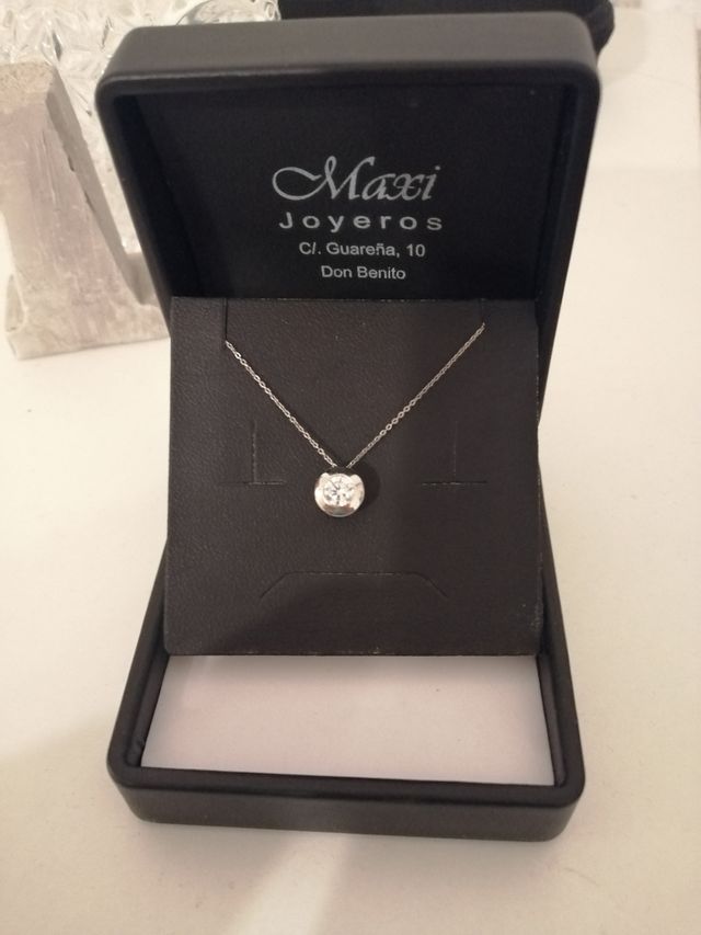 Una gargantilla de el punto de luz