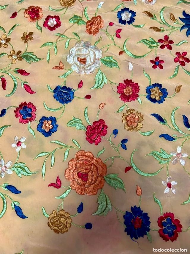 Antiguo  manton de Manila 