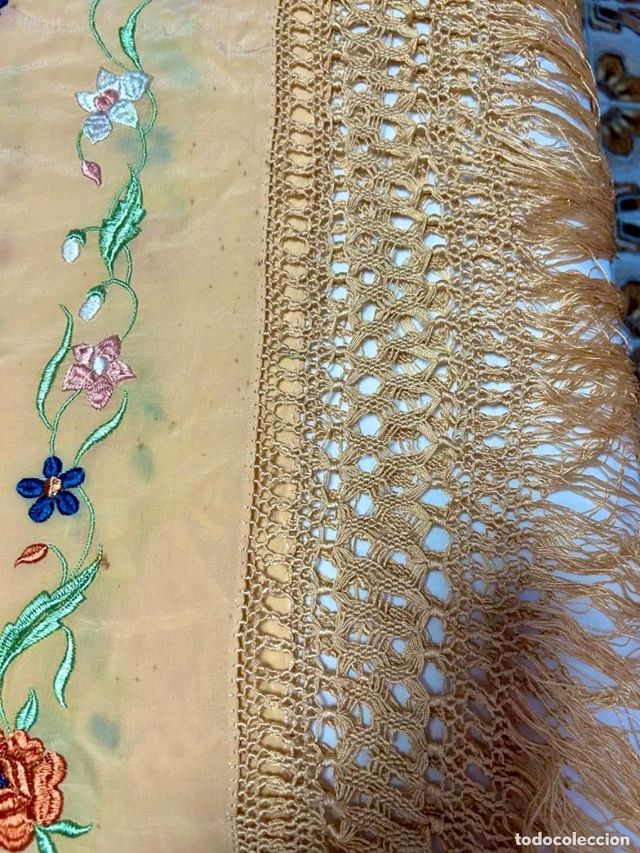 Antiguo  manton de Manila 