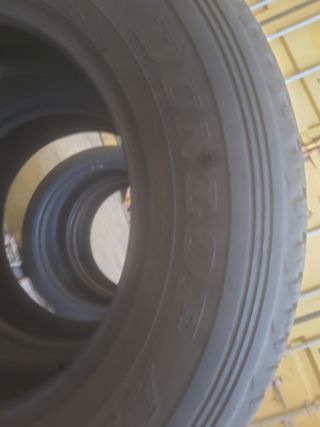 Vendo 2 neumáticos  en perfecto  estado 