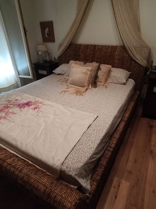 Cama de matrimonio,banak y 2 mesitas de noche