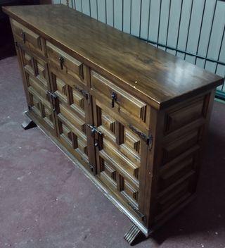 Aparador castellano. Taquillón.