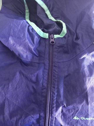 Chubasquero azul niño con capucha