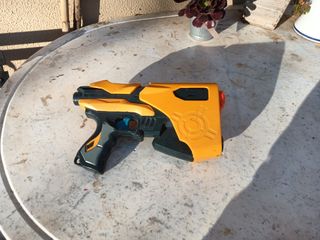 Pistola Nerf de 6 dardos naranja 