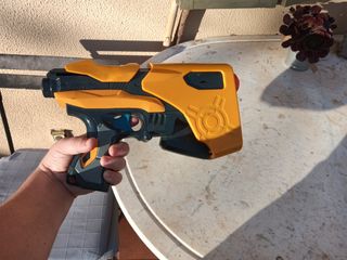 Pistola Nerf de 6 dardos naranja 