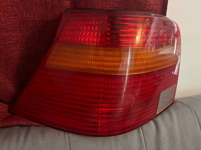 PILTO TRASERO IZQUIERDO GOLF 4