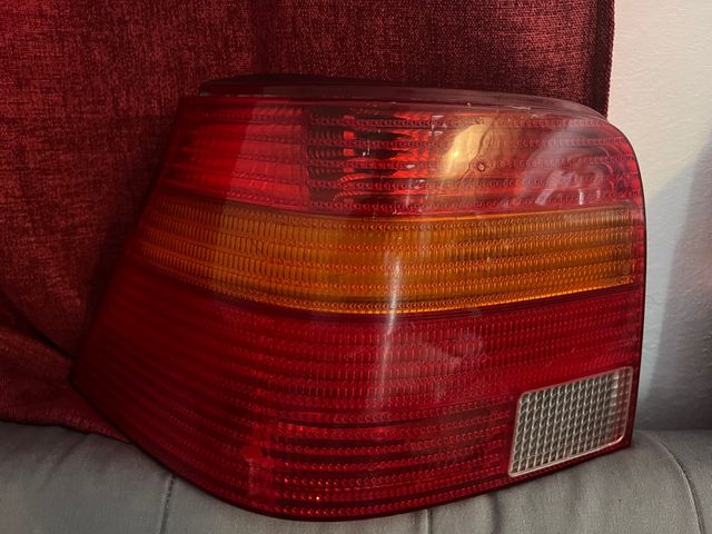 PILTO TRASERO IZQUIERDO GOLF 4