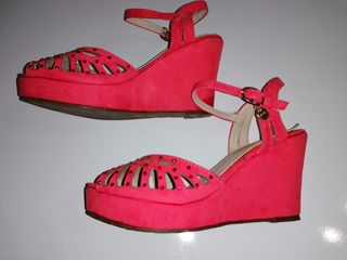 Tacones de color coral, sin estrenar