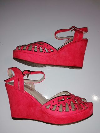 Tacones de color coral, sin estrenar