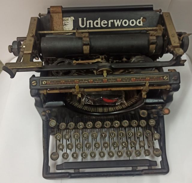 Maquina escribir antigua Underwood 1915 teclado ES