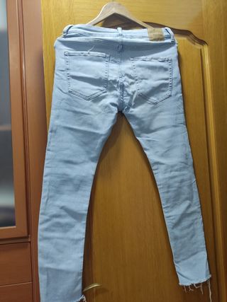Lote 2 pantalones vaqueros Bershka