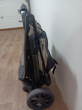 Silla de niño con saco de invierno