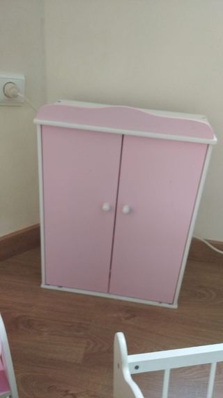 Armario juguete muñecas